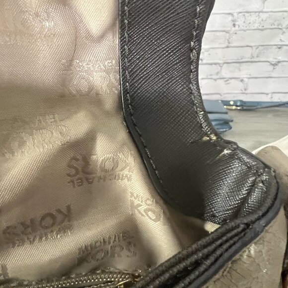 Michael Kors Fold Over Flap 2 Way Carry Messenger Crossbody - Picture 8 of 9